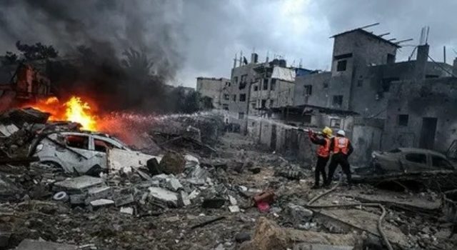 İsrail’in ateşkesi bozarak Gazze Şeridi’ne yaptığı saldırılarda 404 insanı öldürdü İsrail'in ateşkesi bozarak Gazze Şeridi'ne yaptığı saldırılarda 404 insanı öldürdü