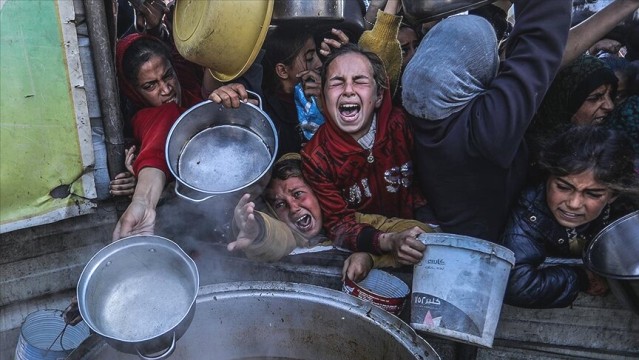 Terör devleti İsrail 64 gündür yardımları engellediği Gazze'de 3 bin 500 çocuk açlıktan öldürebilir!