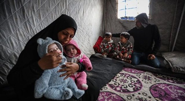 Gazze’de soykırımdan sağ kurtulanlar bu kez çadırlarda hayatta kalmanın savaşını veriyor Gazze’de soykırımdan sağ kurtulanlar bu kez çadırlarda hayatta kalmanın savaşını veriyor