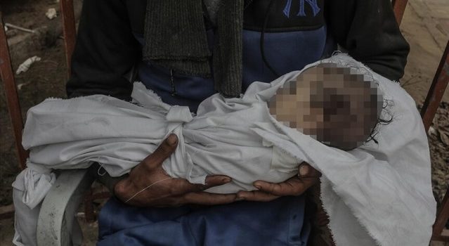İsrail’in yakıt ve insani yardım girişini kısıtladığı Gazze’de şu ana kadar 10 çocuk soğuktan öldü! İsrail’in yakıt ve insani yardım girişini kısıtladığı Gazze’de şu ana kadar 10 çocuk soğuktan öldü!