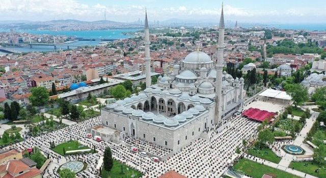 İstanbul’un Selatin Camileri Dünyanın ilgisini çekiyor İstanbul’un Selatin Camileri Dünyanın ilgisini çekiyor