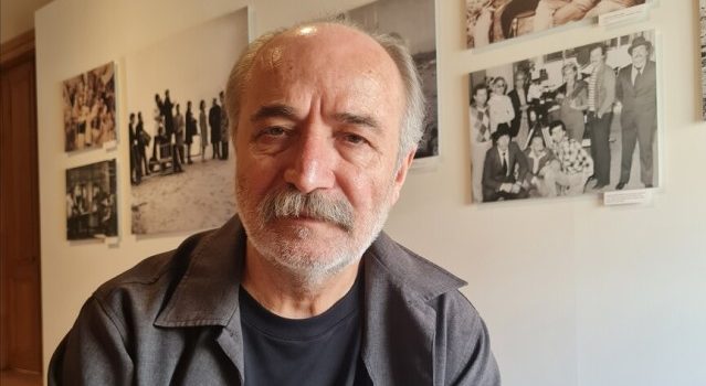 Yönetmen Reis Çelik “Kör Gece” filmiyle Şanghay’dan aldığı ödülü değerlendirdi Yönetmen Reis Çelik “Kör Gece” filmiyle Şanghay’dan aldığı ödülü değerlendirdi