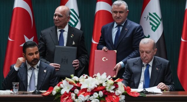 Türkiye ile Irak arasında 5 tarihi anlaşma imzalandı! Türkiye ile Irak arasında 5 tarihi anlaşma imzalandı!